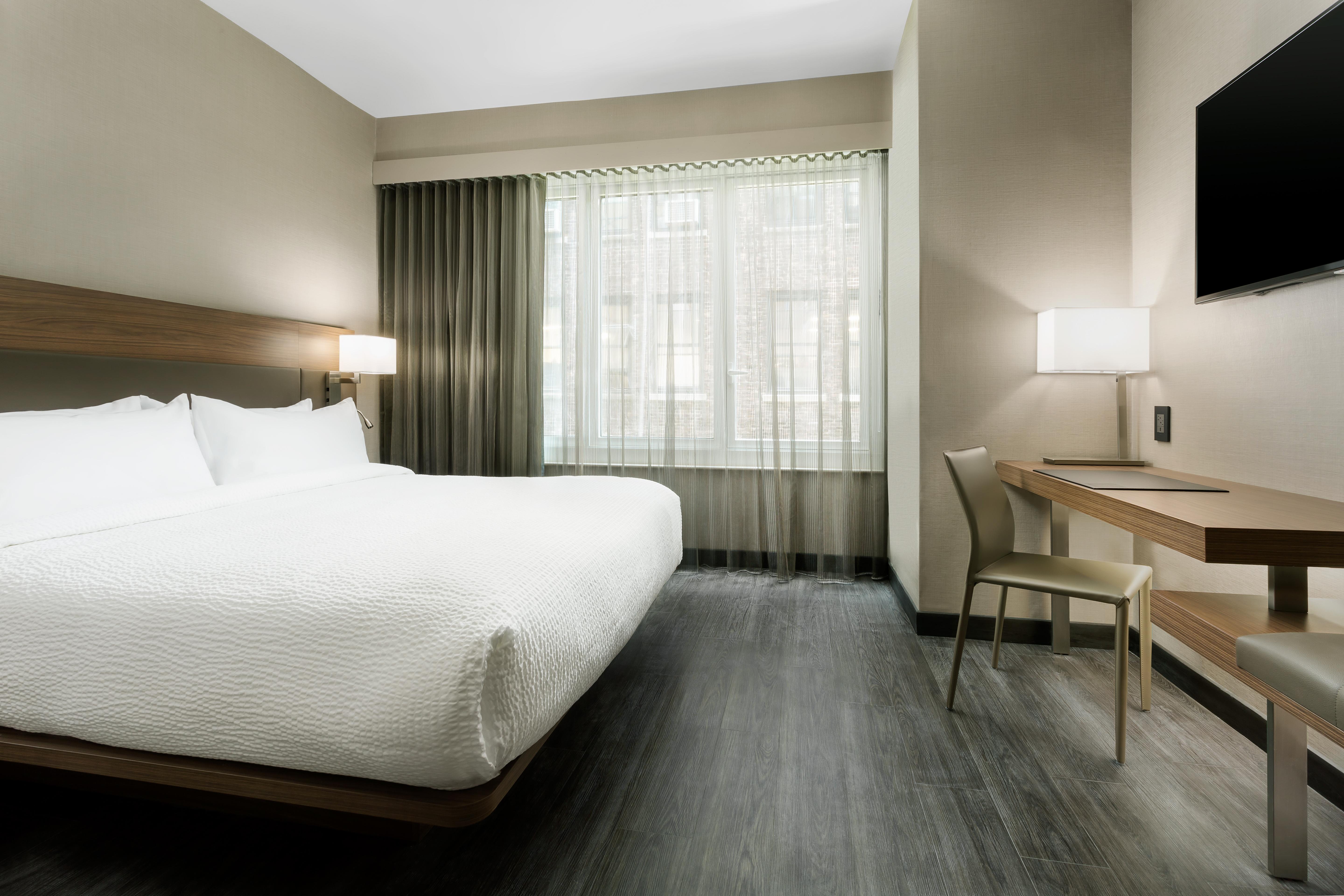 Ac Hotel By Marriott New York Times Square Exteriör bild