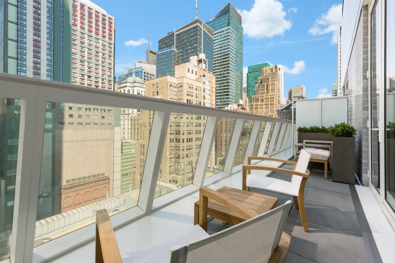 Ac Hotel By Marriott New York Times Square Exteriör bild